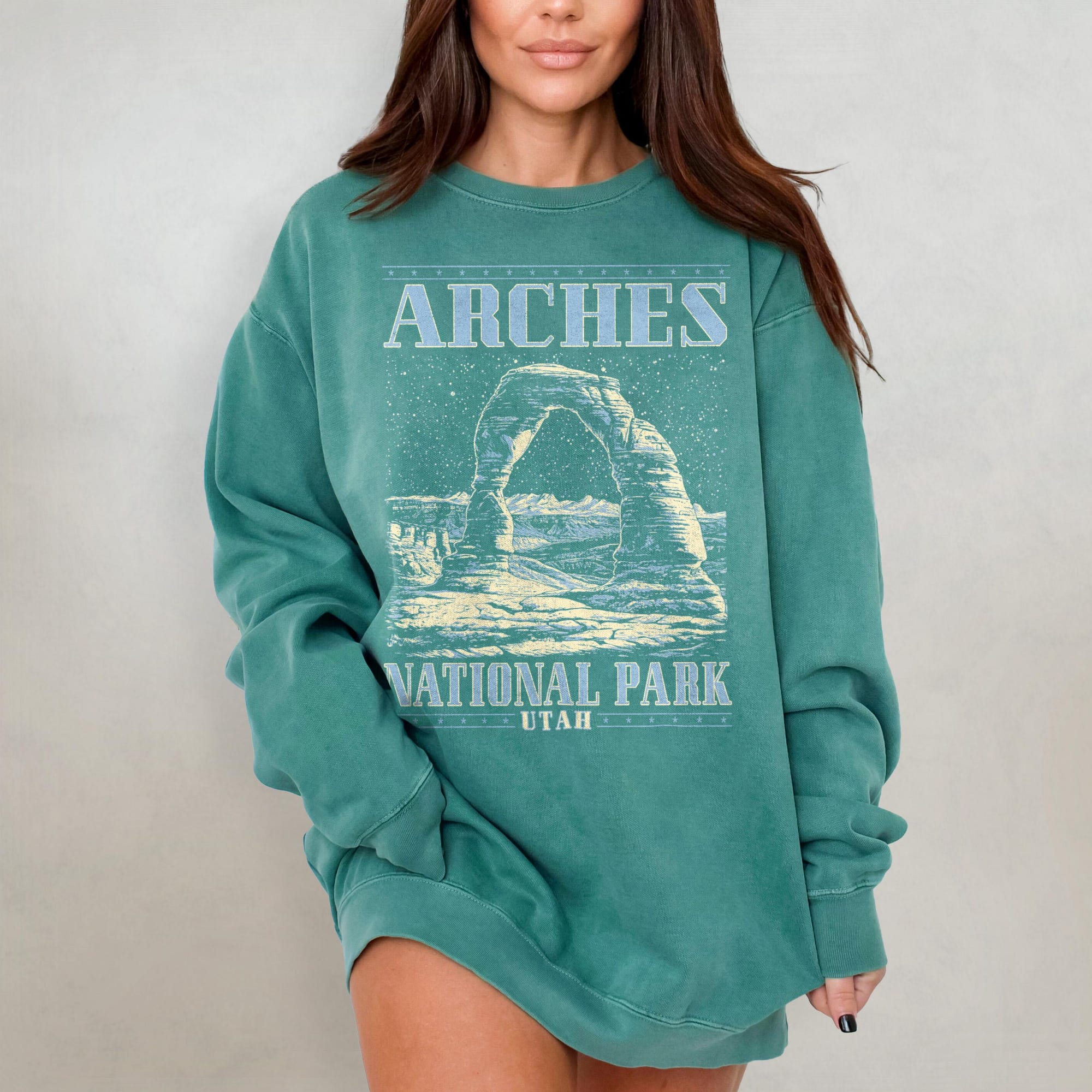 Arches National Park Retro Crewneck Sweatshirt (Comfort Colors) - Image 4